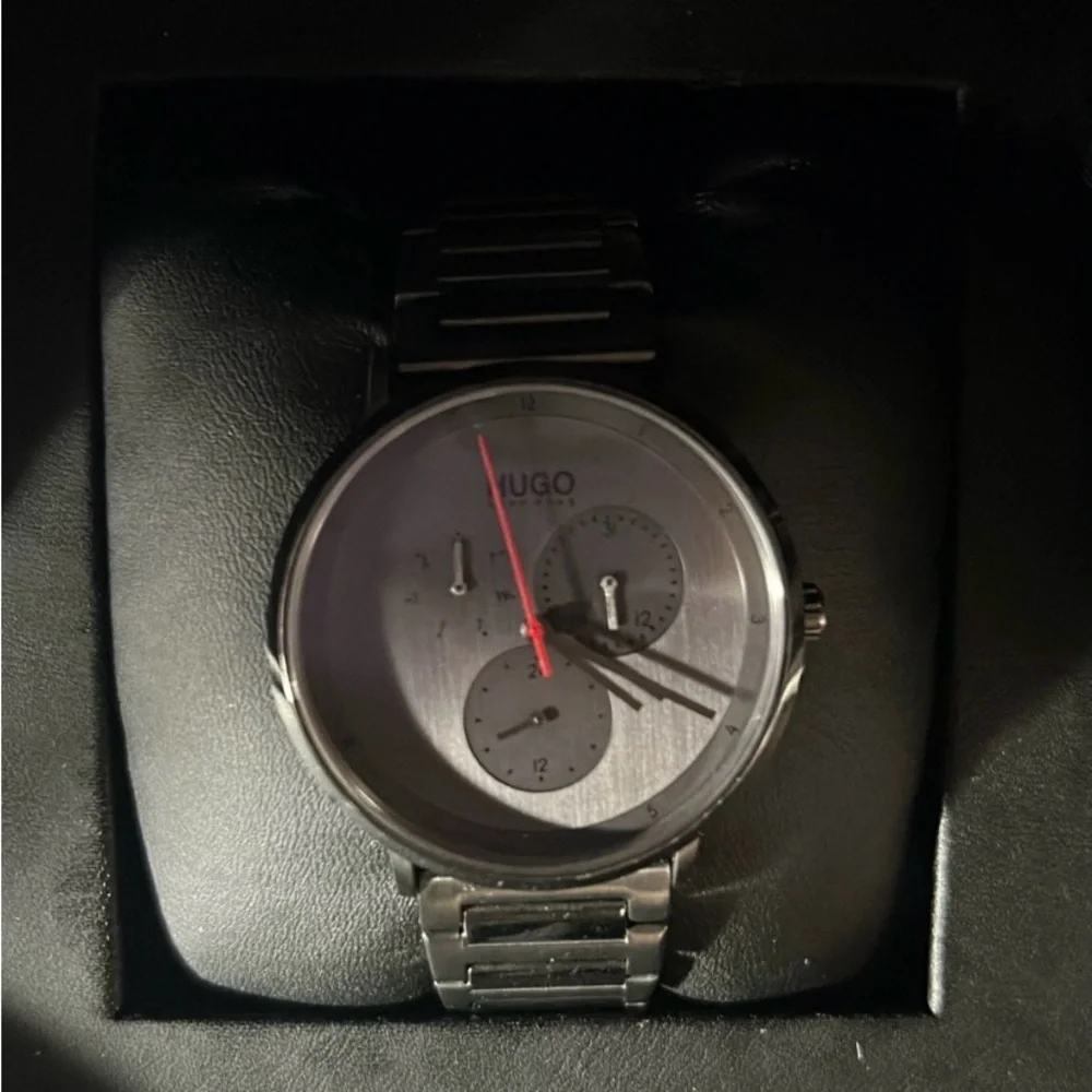 Hugo Boss Watch - Picture 4 of 7